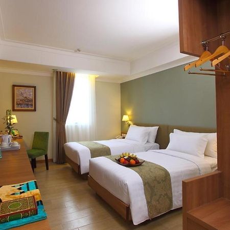 Aziza Syariah Hotel Solo By Horison Exterior foto