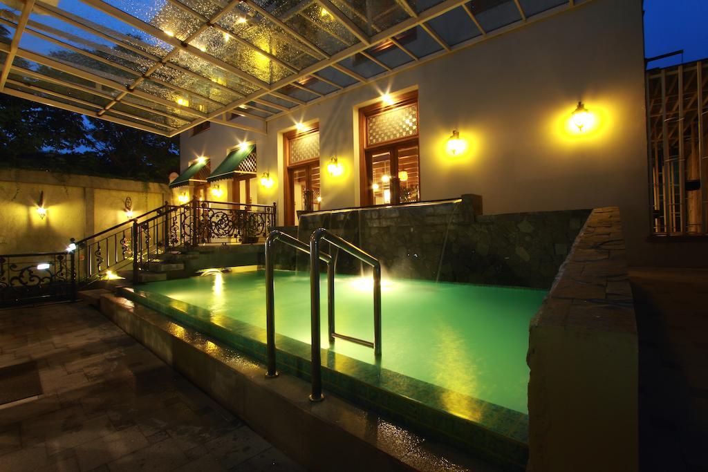 Aziza Syariah Hotel Solo By Horison Exterior foto